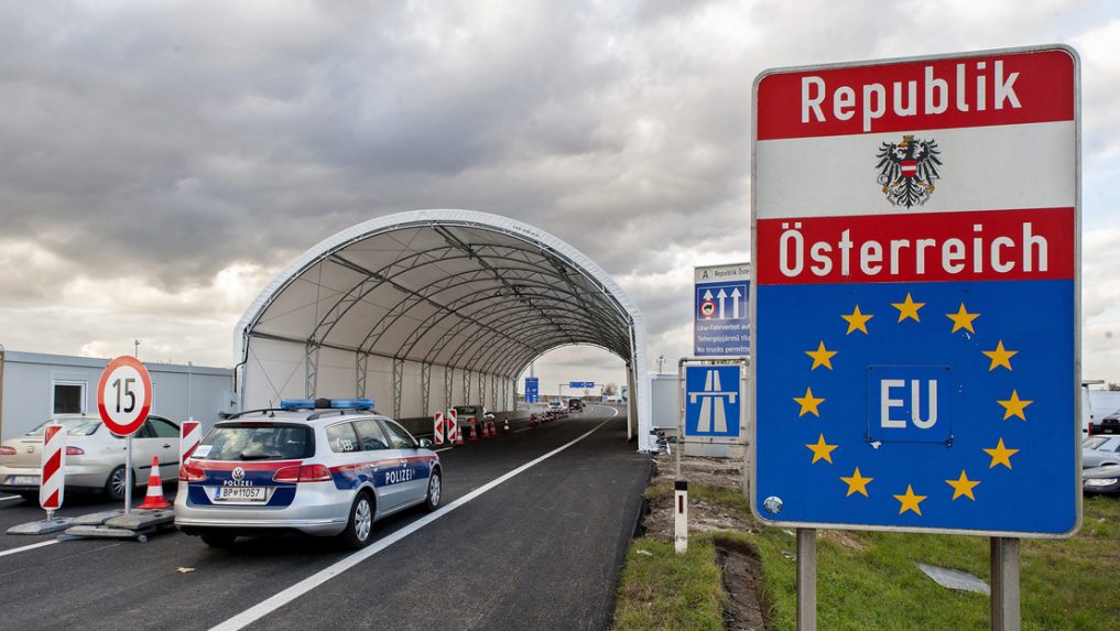 Ausztria is meghosszabbítja a Szlovákiával közös határainak ellenőrzését