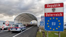 Ausztria 20 nappal meghosszabbította az ellenőrzéseket a szlovák határon