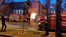 Egy autó nekiütközött a bukaresti orosz nagykövetség kerítésének