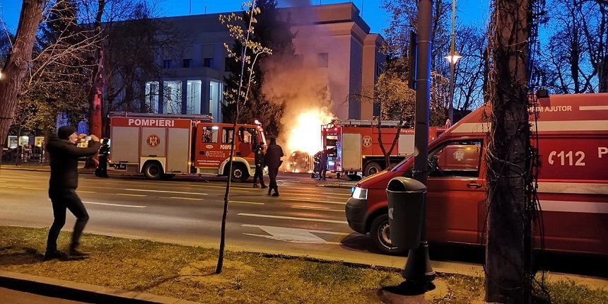 Egy autó nekiütközött a bukaresti orosz nagykövetség kerítésének