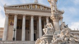 Ausztria semlegessége miatt Zelenszkij nem szólalhat fel a bécsi parlamentben