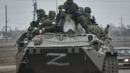 Az orosz erőket átcsoportosítják Ukrajna közelébe