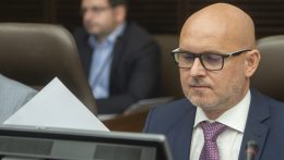Branislav Gröhling oktatási miniszter megvétózta az iskolai dolgozók fizetésemelését