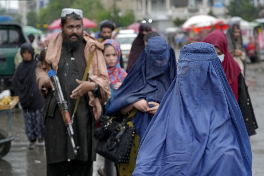 Megtiltották a nők számára a belépést a hétvégén Afganisztán egyik legnépszerűbb nemzeti parkjába