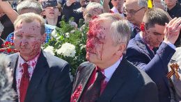 Festékkel öntötték le az orosz nagykövetet Lengyelországban