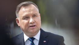 Lengyelország elnöke javasolná amerikai atomfegyverek telepítését az országban