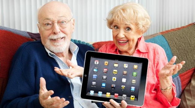 Egy lépéssel közelebb az idősek az ingyenes táblagépekhez