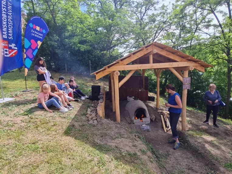 Átadták az őskori kerámiaégető kemencét Füleken