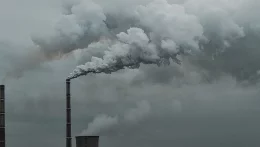 A légszennyezésért a legnagyobb szennyezőknek kellene büntetést fizetniük