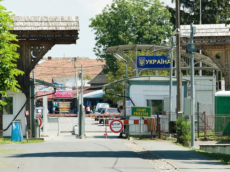 Hétfőn 2 192 ukrán állampolgár lépte át a szlovák-ukrán határt