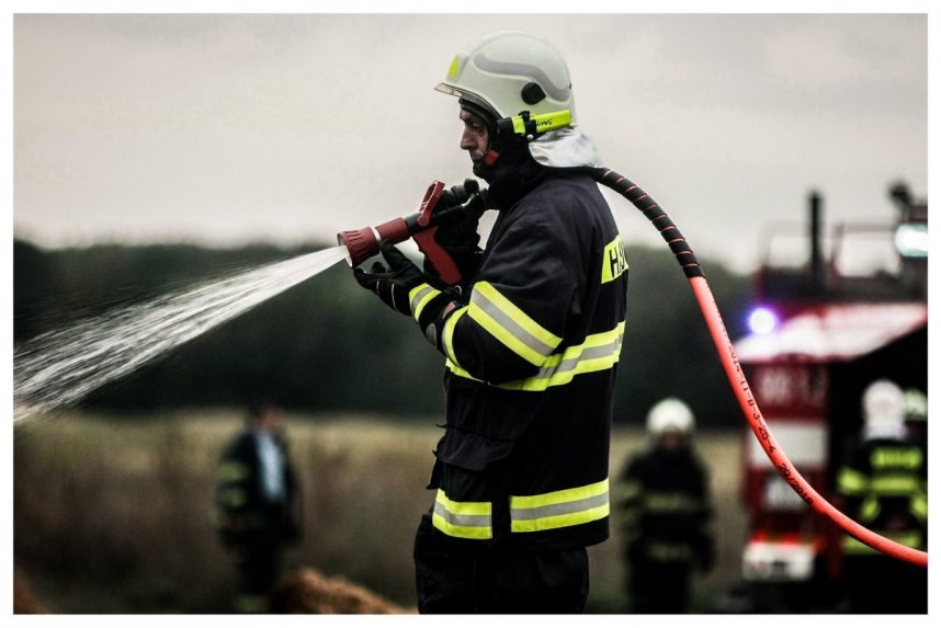 Hazatérnek a délnyugat-szlovéniai tüzek oltásában segédkező szlovák tűzoltók és katonák