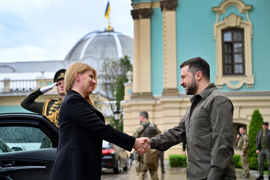 A Szlovák Köztársaság elnöke Ukrajnában tartózkodik,  felszólalt a parlamentben