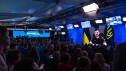Az ukrán elnök felszólalt Globsec konferencián