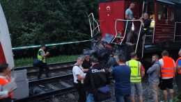 Súlyos vonatbaleset történt péntek este Zsolna megyében