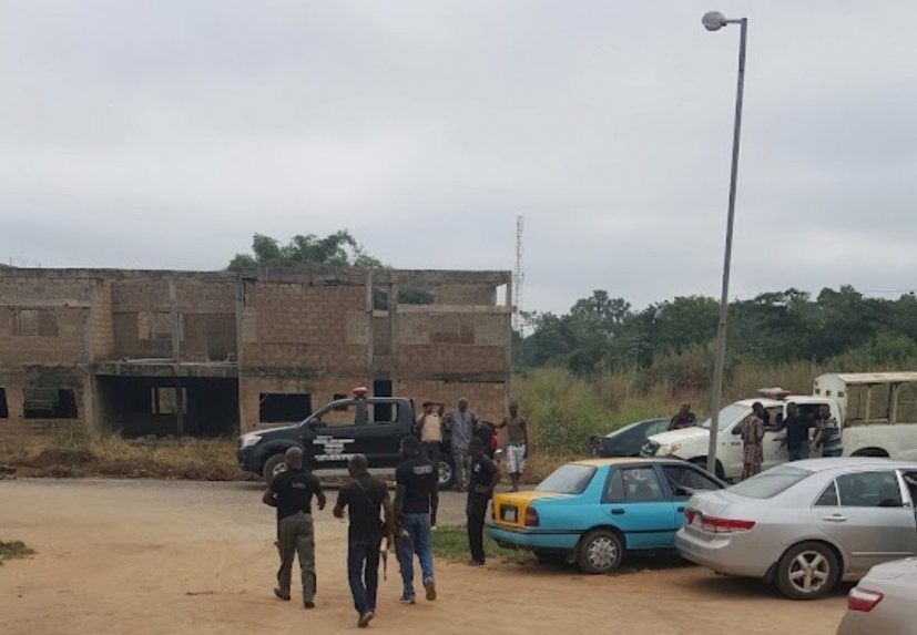 Legalább ötvenen haltak meg lövöldözésben egy vasárnapi misén Nigériában