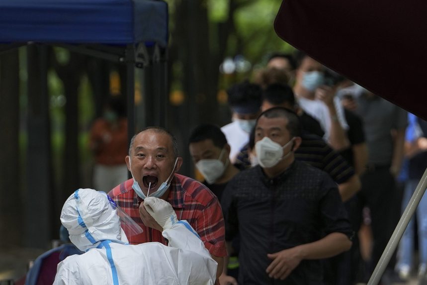 Kínában rohamosan emelkednek a koronavírusos esetek