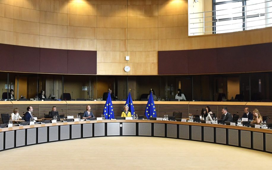 Az Európai Bizottság támogatja Ukrajna uniós tagjelöltségét