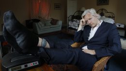 Kiadják Amerikának a WikiLeaks alapítóját, Julian Assange-t