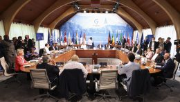 Zelenszkij a G7-nek: A tél beállta előtt véget kell vetni a háborúnak