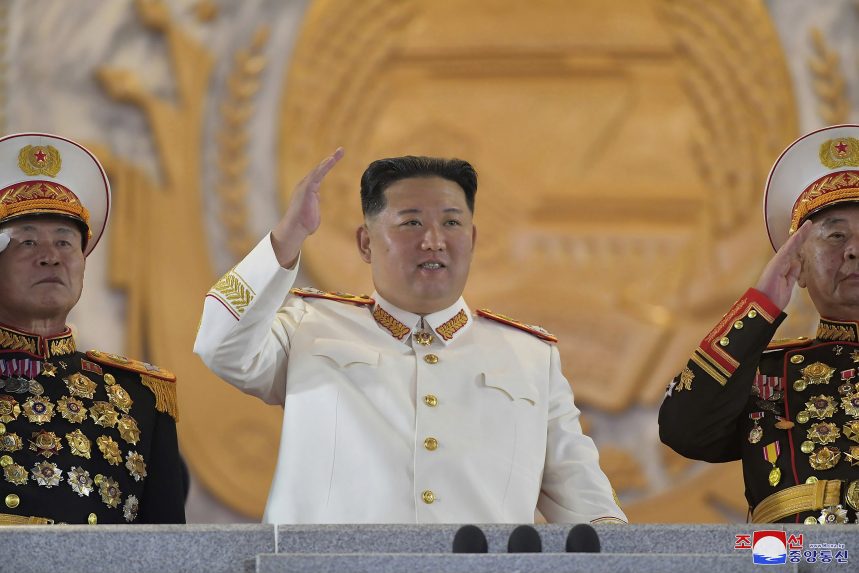 Kim Dzsongun határozott kézfogását ajánlotta Putyinnak az orosz nemzeti ünnepre