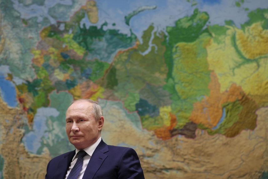 Putyin: Oroszország nem fog évtizedeket visszacsúszni