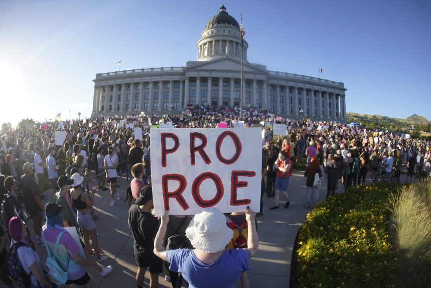 Eltörölték az abortusz alkotmányos védelmét az Egyesült Államokban