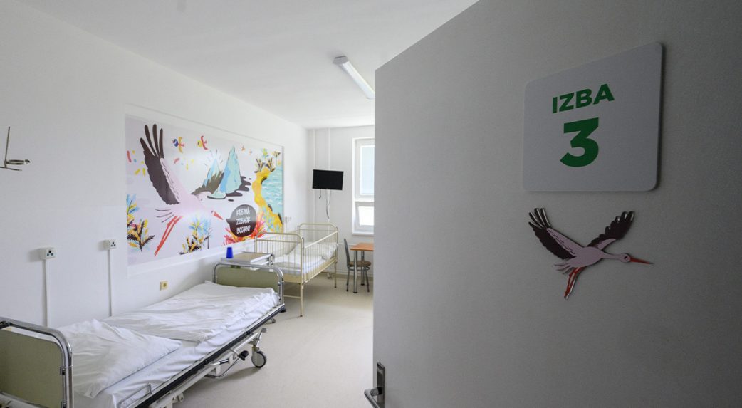 A járványhelyzet romlása miatt a nagykürtösi kórházban is korlátozták a beteglátogatást