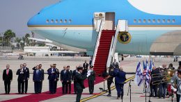 Négynapos közel-keleti útjának első állomására Izraelbe érkezett az amerikai elnök