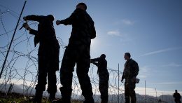 Szlovénia megkezdte a kerítés bontását a horvát határon