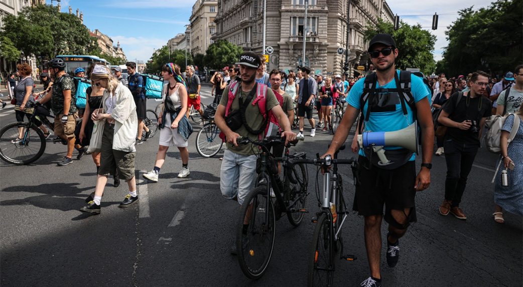 Folytatódnak a katatörvény elleni tiltakozás Budapesten