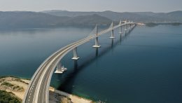 Megnyitották a Horvátország számára stratégiai fontosságú Pelješac hidat