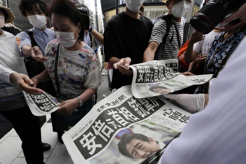 A világ vezető politikusai döbbenetüket fejezik ki Abe Sindzó elleni gyilkosság miatt