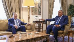 Egyiptomba látogatott Szergej Lavrov orosz külügyminiszter