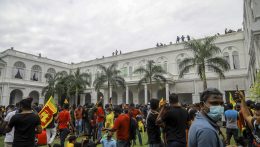 Tüntetők támadták meg a Srí Lanka-i elnök fővárosi rezidenciáját