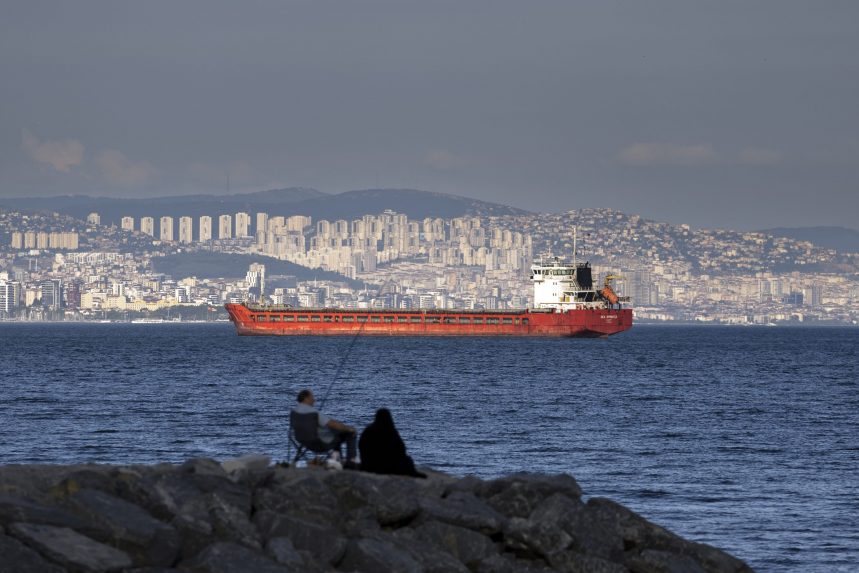 Öt orosz kőalajat szállító hajó előtt zárta le a Dardanellák szorost Törökország