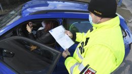 Čaputová aláírta: szigorúbban büntetik a gyorshajtást és a vezetés közbeni telefonálást
