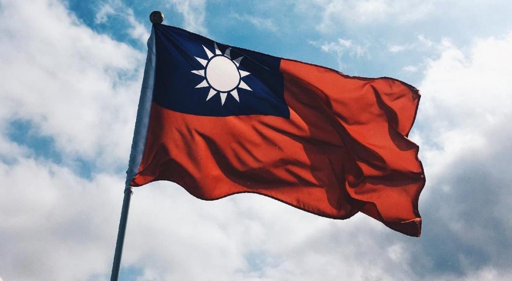 Figyelmeztető lövéseket adtak le egy kínai drónra Tajvan felett