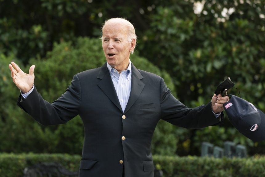Második negatív tesztje után befejezte karanténját Joe Biden