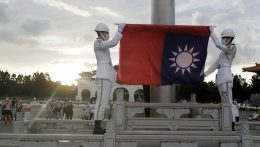 Kína szankciókkal sújt több amerikai és tajvani szervezetet