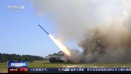 Kína a rakétáival keménykedik