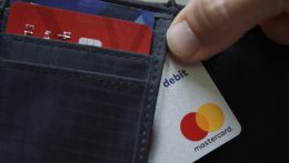 A bankkártyák átvették a készpénz szerepét?