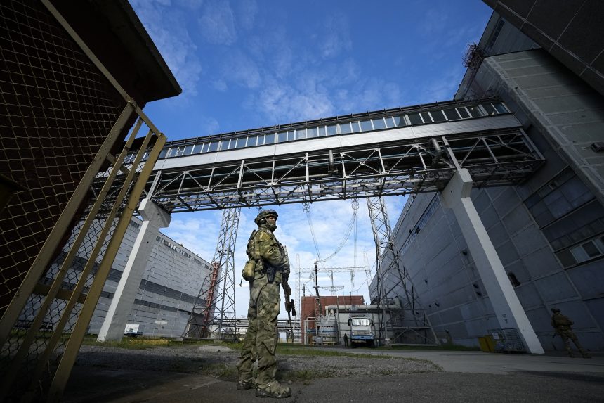 Orosz kémfőnök: Ukrajna atomerőművek területén tárolja a nyugati hadianyagot
