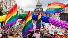 Tízezrek vettek részt a prágai Pride-on