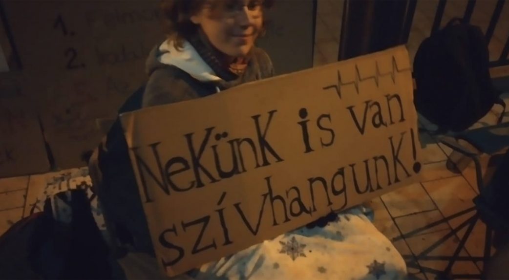 Diákok virrasztottak Magyarországon a tanárokért
