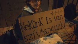 Diákok virrasztottak Magyarországon a tanárokért