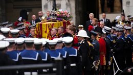 Miért verte ki a biztosítékot a briteknél II. Erzsébet királynő temetése?