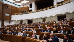 Az energiatörvény és az egészségügyi szolgáltatókról szóló törvény módosító javaslatait is megtárgyalja kedden a parlament