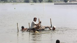 Hatalmas károkat okozott a június óta tartó áradások Pakisztánban