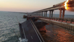 Putyin szerint ukrán szakszolgálatok terrortámadása volt a Krími hídon elkövetett robbantás