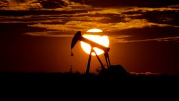 OPEC+ szerdán a napi kitermelés 2 millió dolláros csökkentéséről döntött